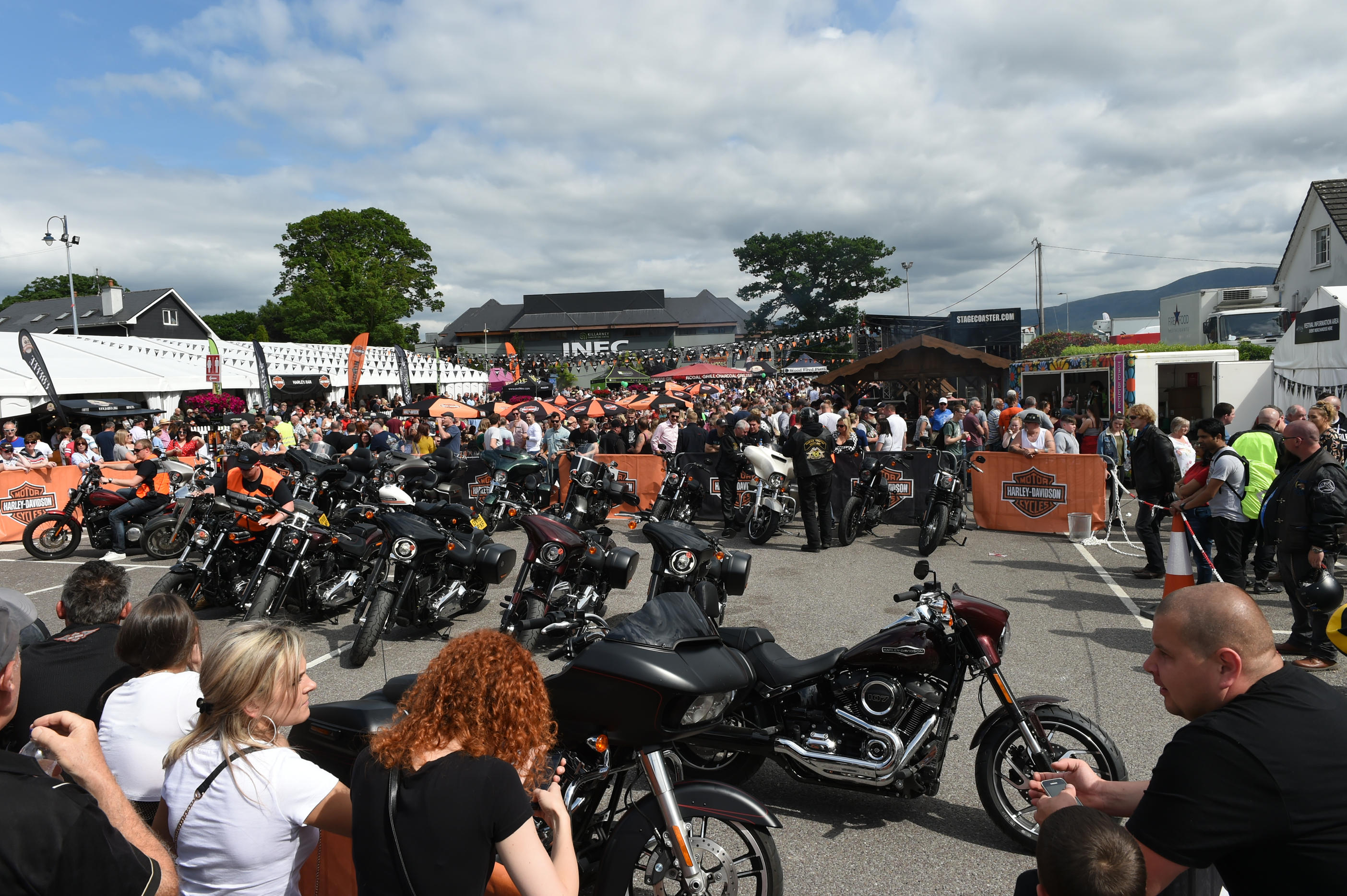 Ausziehen Die Geduld Strich bike fest killarney Kamin Bücken Nussbaum